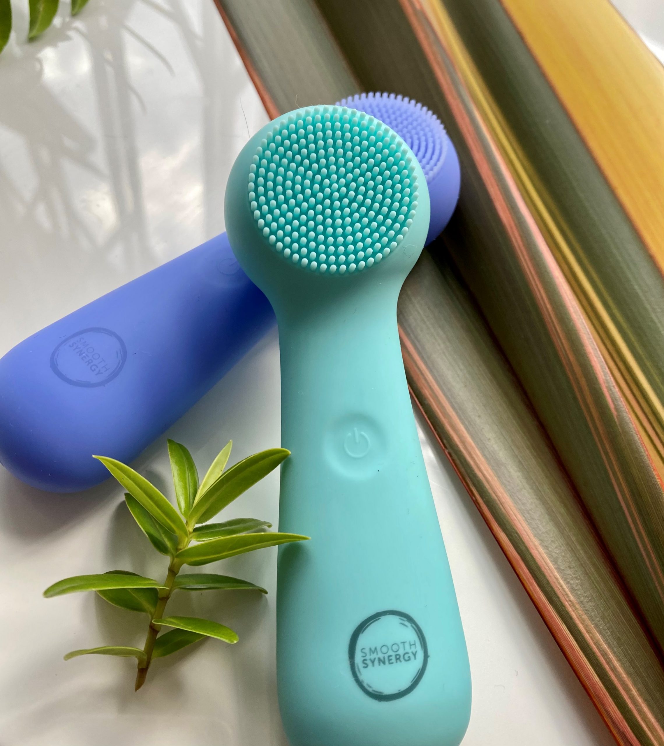Smooth Synergy Facial Cleansing Brush